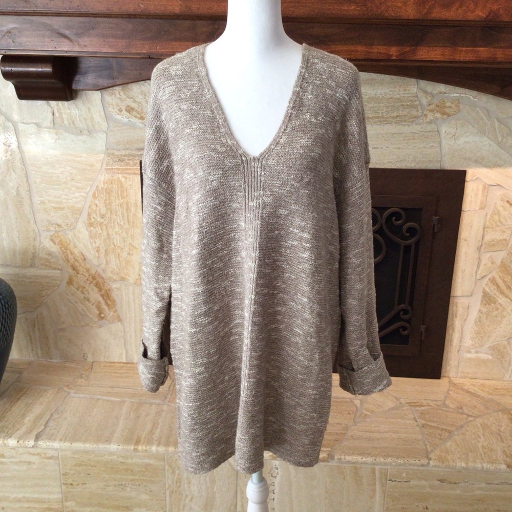 JJill Taupe/Creme Knit V-Neck Sweater Tunic